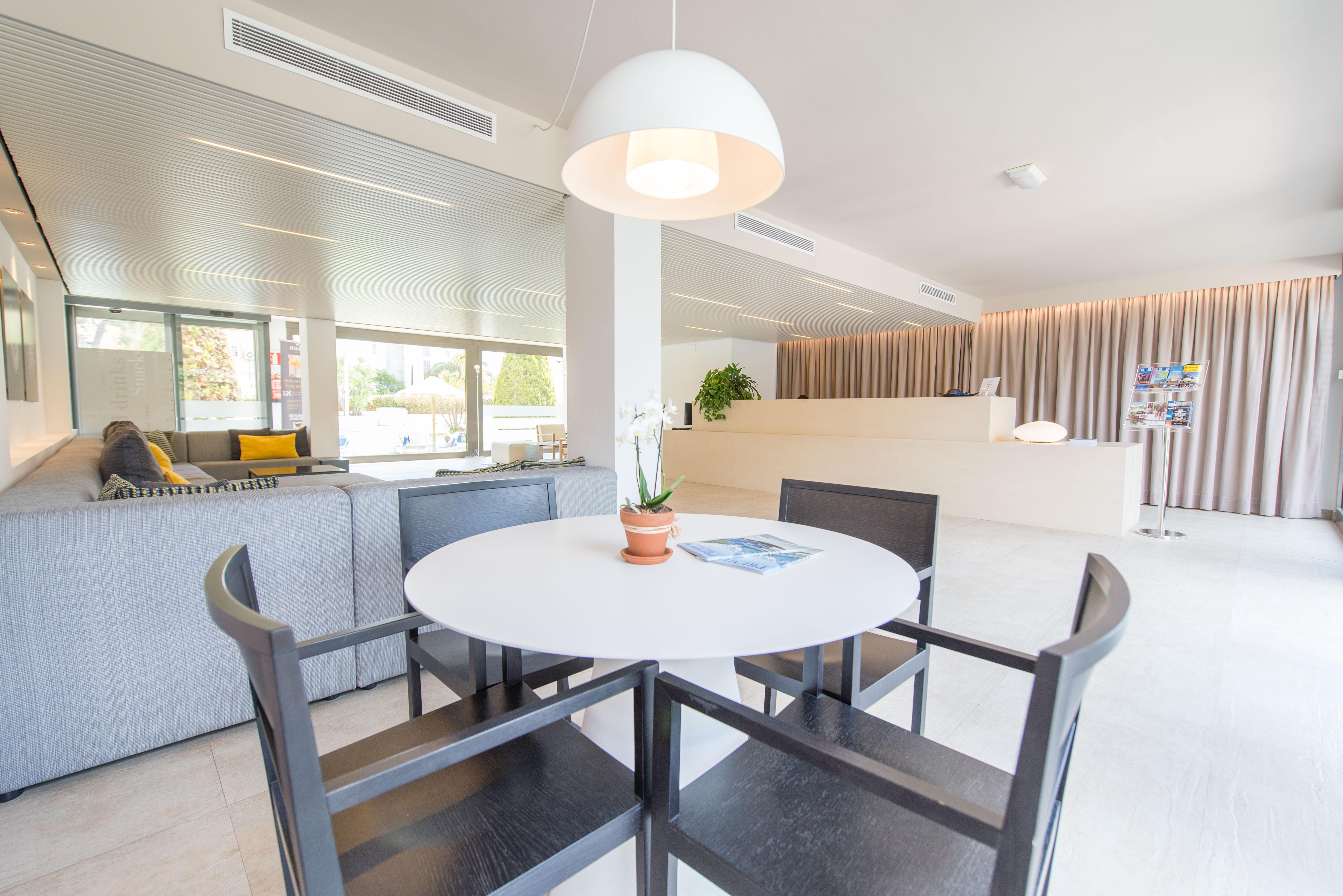 Atenea Park Suites & Apartments Vilanova i la Geltru Exterior photo