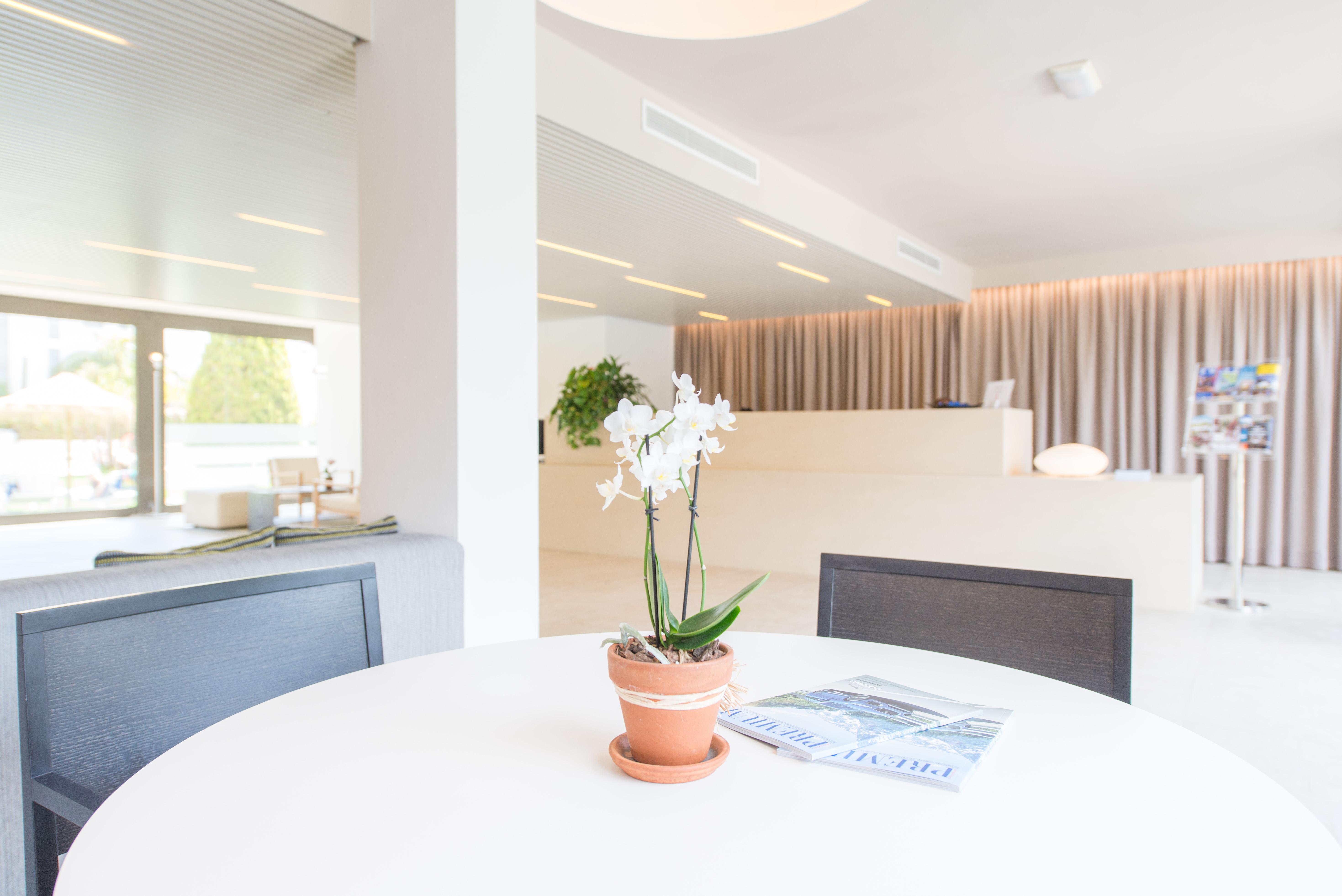 Atenea Park Suites & Apartments Vilanova i la Geltru Exterior photo