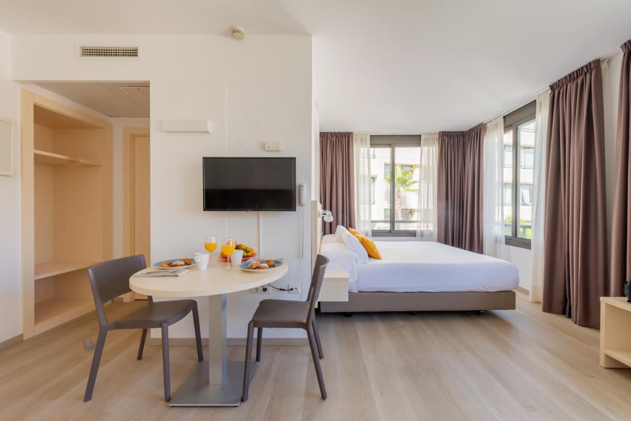 Atenea Park Suites & Apartments Vilanova i la Geltru Exterior photo