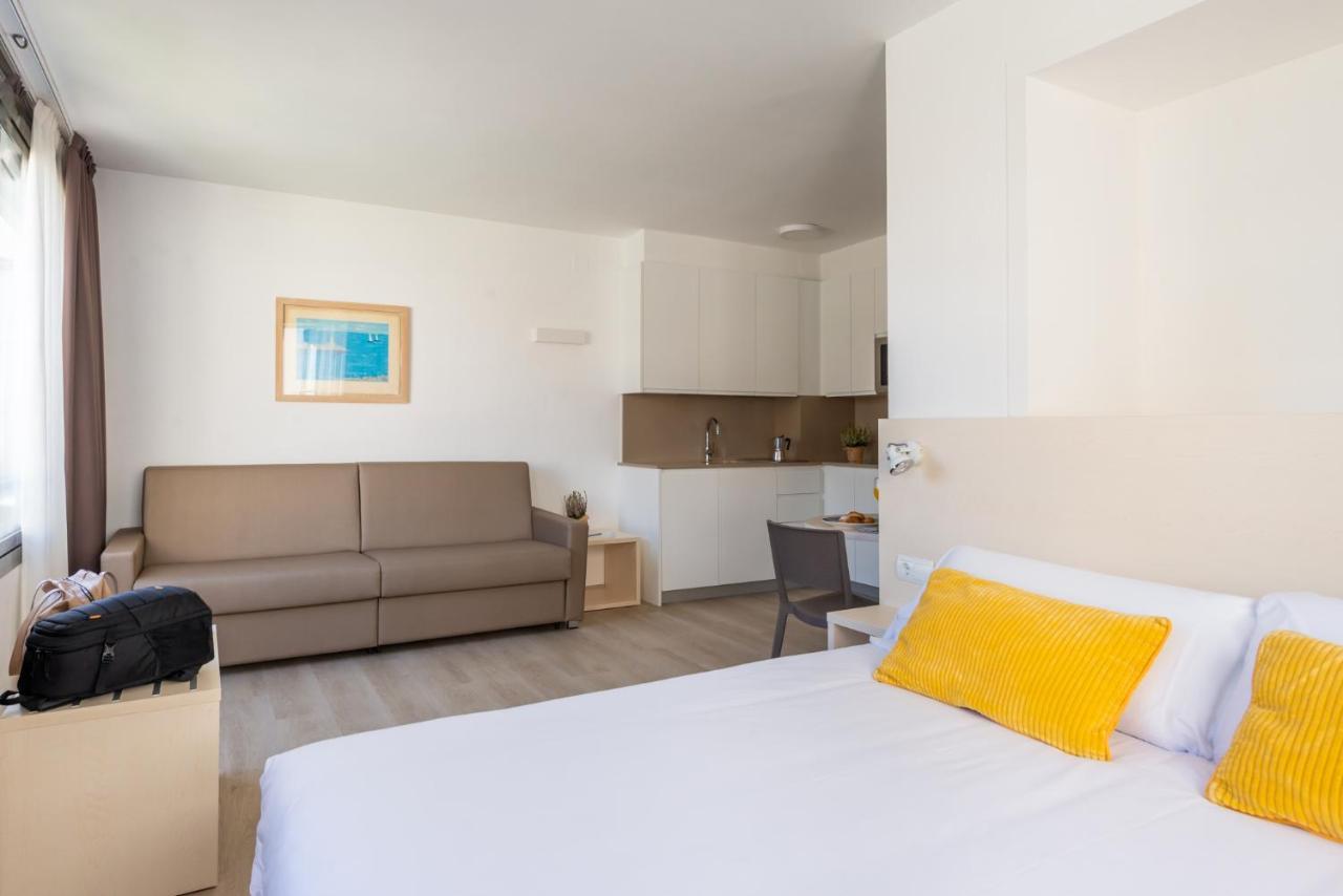 Atenea Park Suites & Apartments Vilanova i la Geltru Exterior photo