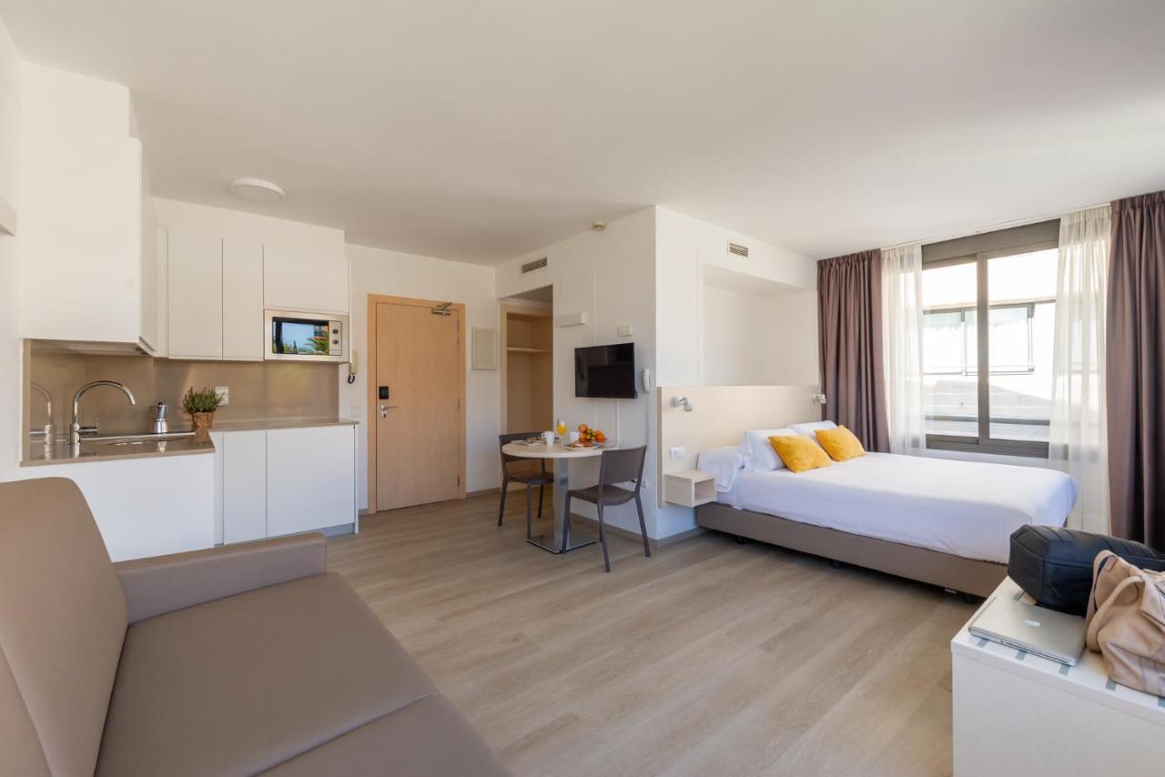 Atenea Park Suites & Apartments Vilanova i la Geltru Exterior photo