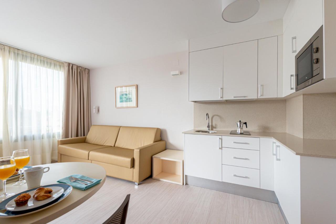 Atenea Park Suites & Apartments Vilanova i la Geltru Exterior photo