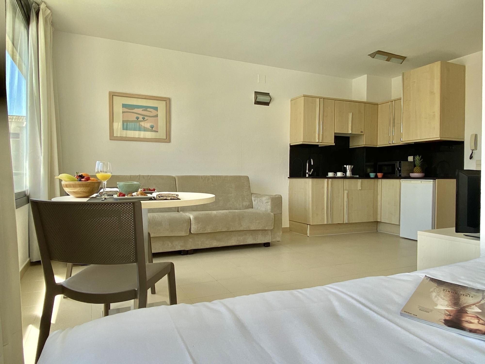 Atenea Park Suites & Apartments Vilanova i la Geltru Exterior photo